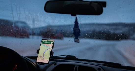 هل يستطيع هاتفك معرفة موقعك حتى بعد إغلاق GPS؟.. خطوات تكشف الحقيقة