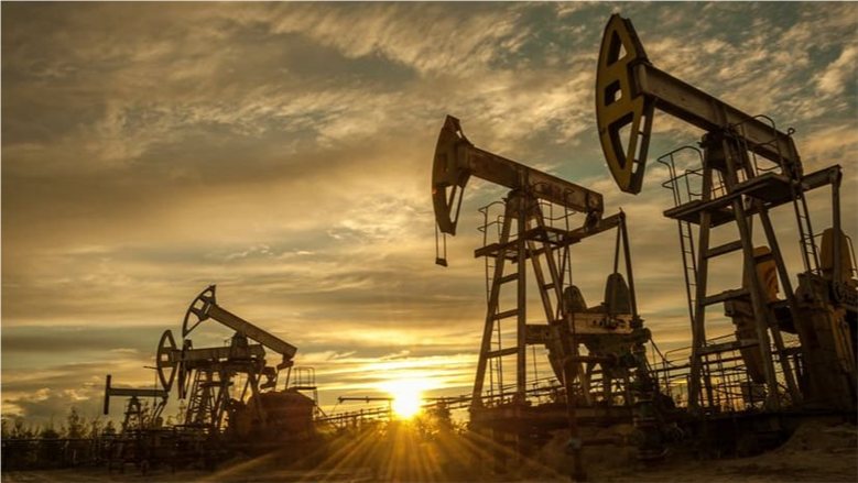 قفزة جديدة للنفط.. برنت يصعد فوق 105 دولارات والخليج يرفع مخاطر الإمدادات