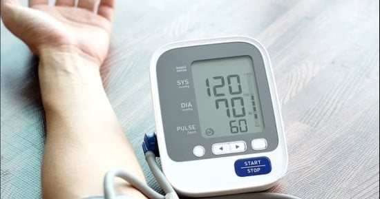 أخطاء تعطى قراءات خاطئة لقياس الضغط.. نصائح لأرقام صحيحة