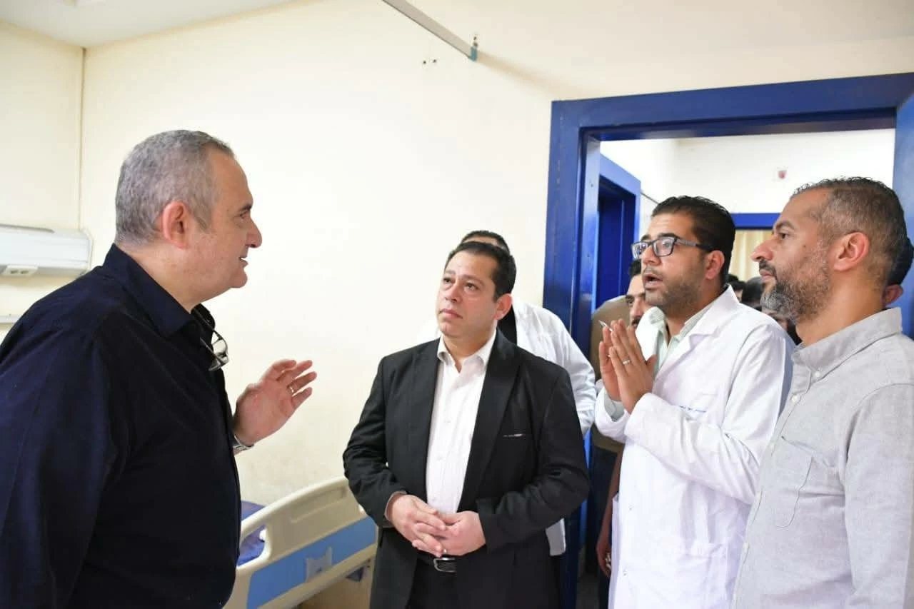 ​تحذيرات شديدة للأطقم الطبية وتكليفات عاجلة.. ماذا يحدث في مستشفى بنها التعليمي بالقليوبية؟