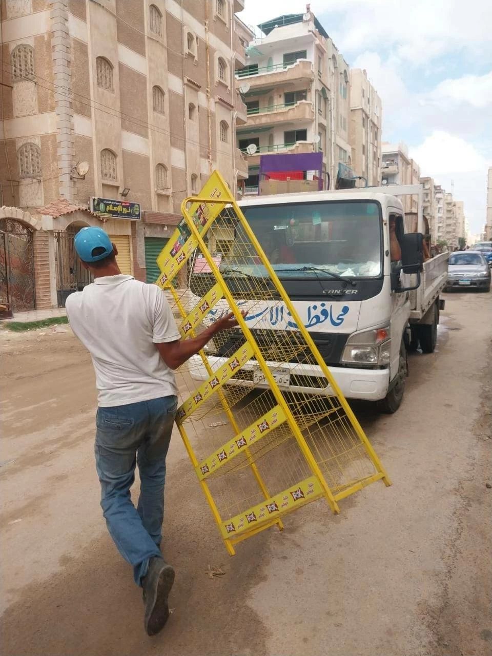 حملات مكثفة بأحياء الإسكندرية لضبط ورفع 778 حالة إشغال وإزالة 30 تندة مخالفة