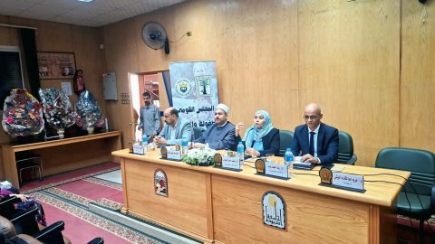 «التحديات السكانية وتعزيز صحة الأم والطفل» في ندوة موسعة بكلية الخدمة الاجتماعية بأسيوط