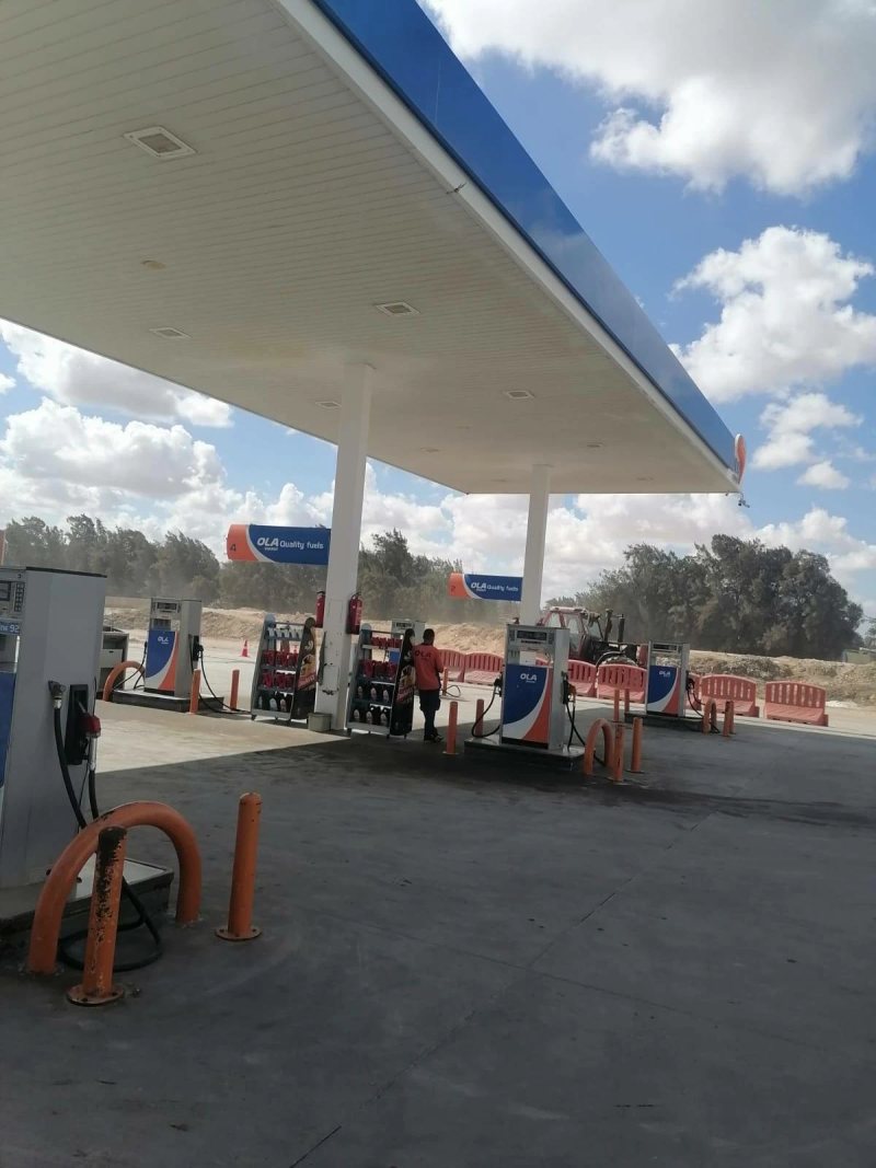 التحفظ على عدسات لاصقة محظور تداولها في الأسواق وسجائر مهربة جمركيًا وحلوي مجهولة المصدر في حملة تموينية بالإسكندرية (صور)