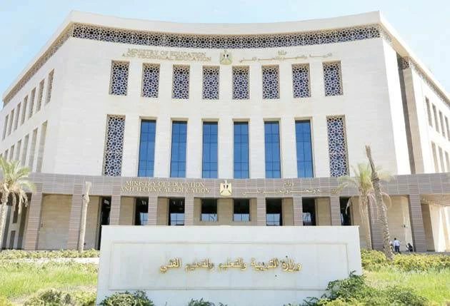 «التعليم» تعلن فتح باب التقديم للمعلمين الجدد للالتحاق بدورة الأكاديمية العسكرية