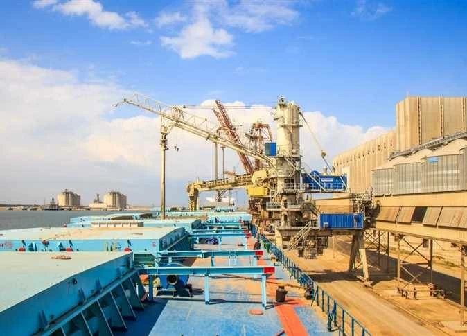 ميناء دمياط يستقبل اليوم 24 سفينة متنوعة