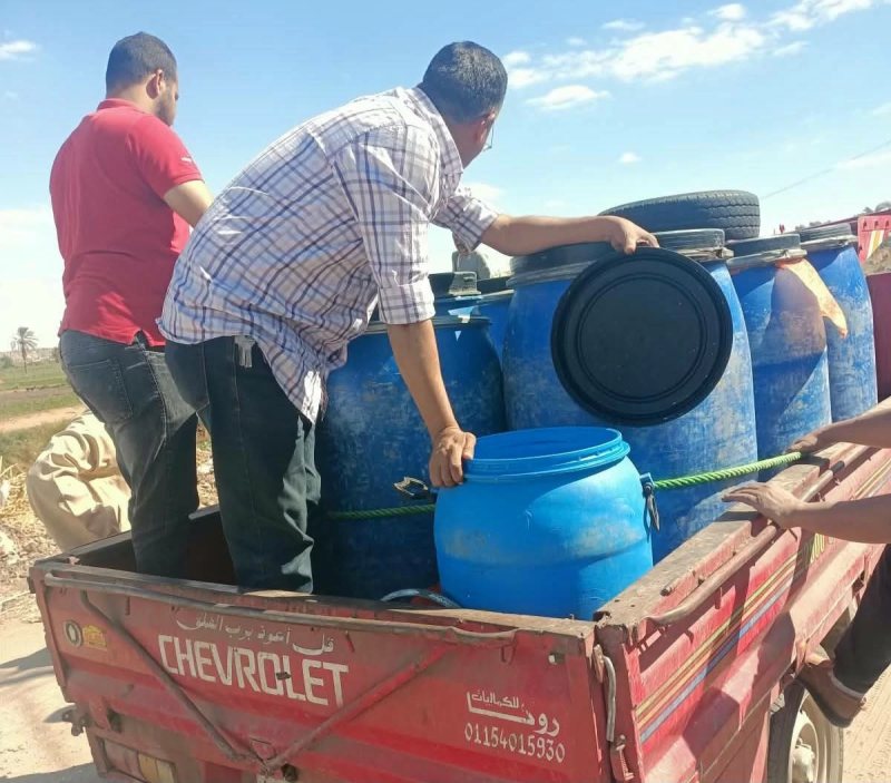 ضبط 2 طن لبن فاسد داخل سيارة بسمالوط في المنيا