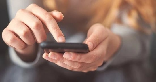 بسبب كثرة تصفح المحتوى السلبى بالإنترنت.. ما هى دماغ الهليكوبتر وأعراضها؟