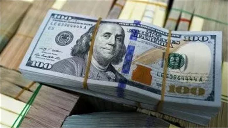 سعر الدولار اليوم في البنوك المصرية.. الأخضر يسجل 52.75 جنيه للشراء