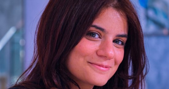 رنا أمين تكتب: فبركة الأصوات بالذكاء الاصطناعى.. سلاح جديد للتضليل