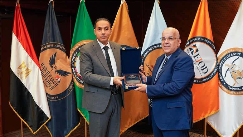 رئيس الرقابة المالية يستقبل المدير العام لسلطة رقابة التمويل الصغير التونسية