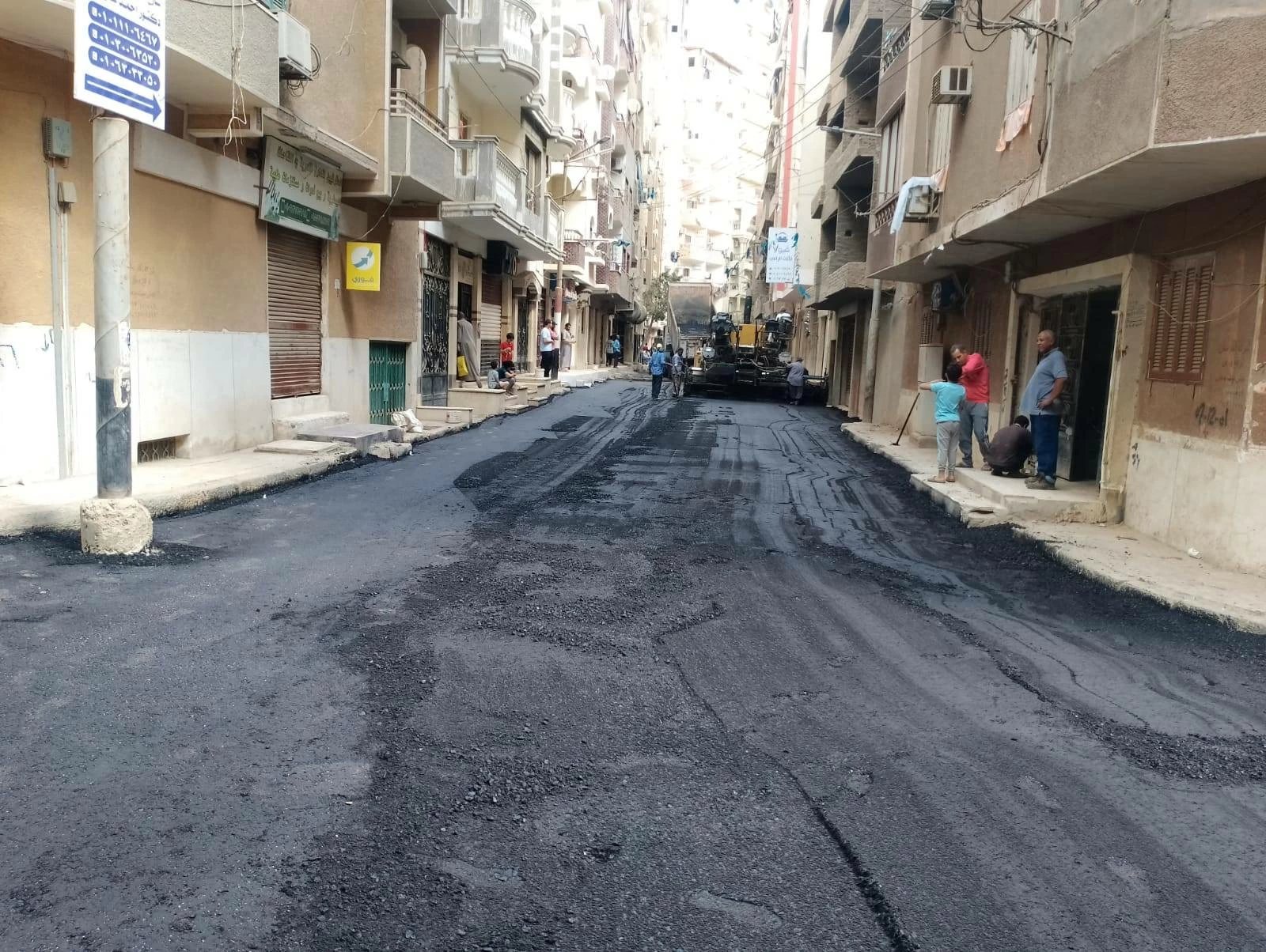 بدء أعمال رصف شوارع تقسيم الحقوقيين بالوليدية في أسيوط