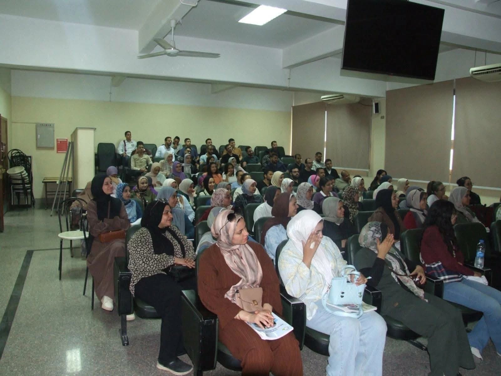دورة تدريبية لأطباء الامتياز بجامعة أسيوط حول «المهارات المهنية»