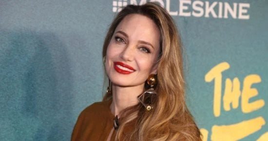 أنجلينا جولى تبدأ فصلًا جديدًا من حياتها وسط تعقيدات قضيتها مع براد بيت