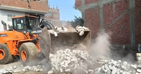 السكرتير العام المساعد بالقليوبية يتابع إزالة التعديات ومخالفات البناء بقليوب