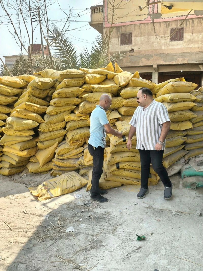 ضبط 20 طن أسمدة زراعية و8156 لتر مواد بترولية في حملات رقابية بالشرقية