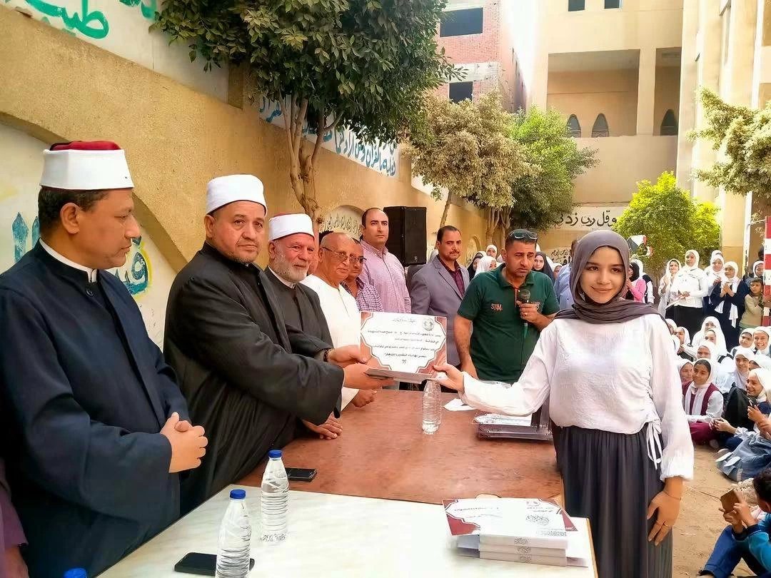لتشجيع المتميزين.. أزهر القليوبية يفاجئ معاهد طوخ بجولة تفقدية وتكريم لحفظة القرآن