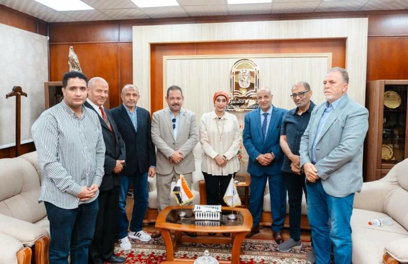 رئيس جامعة الأقصر تستقبل وفدًا من المعهد القومي للبحوث الفلكية لبحث الاستعدادات لكسوف الشمس 2027