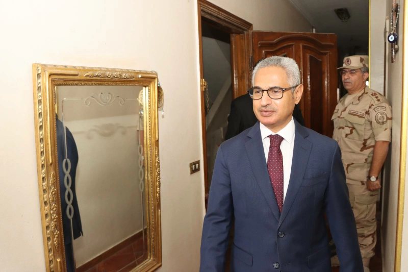 في ذكرى انتصارات أكتوبر.. محافظ بني سويف يكرّم أبطال العبور ويزور قاعدة بني سويف الجوية