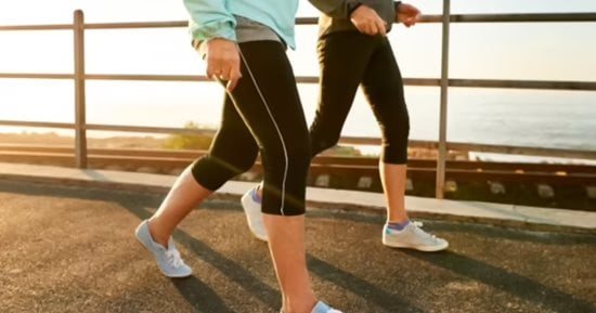 لماذا تأتي الأفكار الإبداعية أثناء المشي؟ دراسة تكشف السر