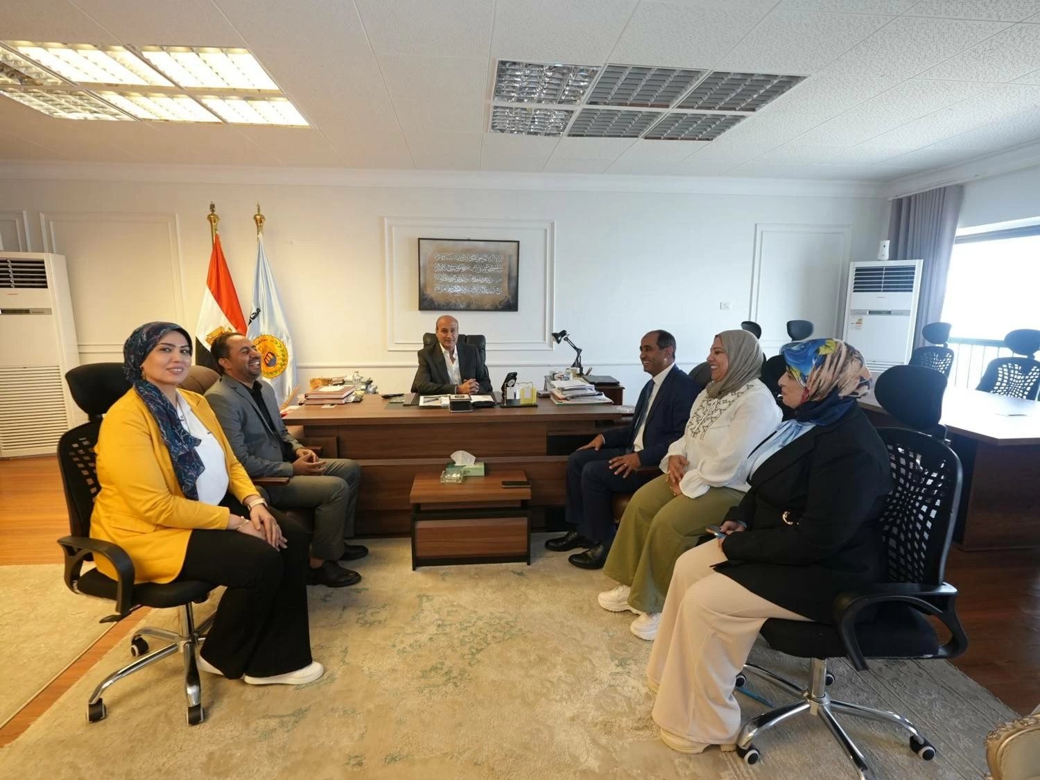 محافظ أسيوط يبحث مع مسؤولي مشروع «الاتحاد الأوروبي من أجل حياة كريمة» دعم المزارعين
