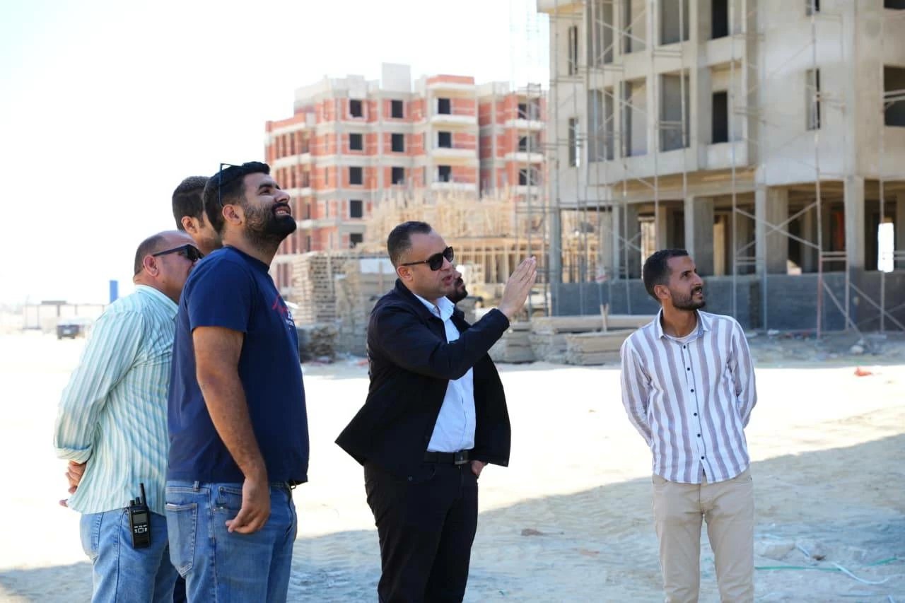تكليفات عاجلة بتسريع تنفيذ مشروعات الإسكان من رئيس جهاز العلمين الجديدة