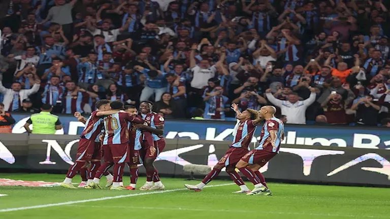 "تألق تاريخي لصلاح".. ملخص مباراة طرابزون سبور ضد كوبس في دوري المؤتمر الأوروبي